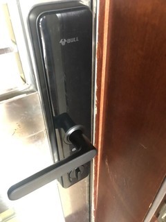公牛旗舰智能门锁精英款指纹锁家用防盗门密码锁电子锁指纹门锁
